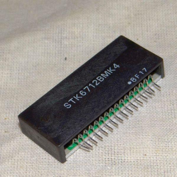 مدار مجتمع یا آی سی همچنین مدار یکپارچه که به آن تراشه (Chip) یا ریزتراشه (Microchip) نیز می‌گویند، به مجموعه‌ای از مدارهای الکترونیکی گفته می‌شود