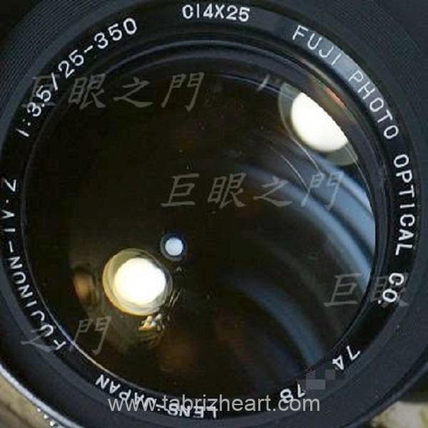 لنز 25 یک لنز دوربین عکاسی است. ساختار لنز به گونه‌ای است که به پرتو‌های نور ورودی نظم می‌بخشد و مجموعه‌ای از عدسی ها است.